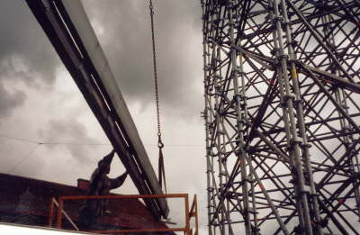 Montage der Gitterkonstruktion